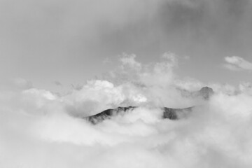 Wolken in den Bergen