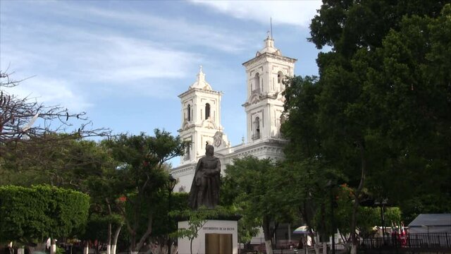  iglesia paisaje de pueblo en M&eacute;xico tradicional