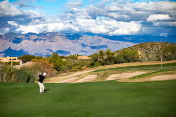 Retired Woman playing Golf in Tucson Arizona 