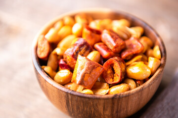 Chinese famous Crispy chili snack big chili with peanut sesame Fried snacks