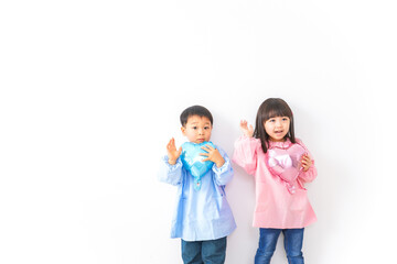 仲良しの女の子と男の子