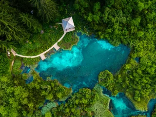 Zelenci Springs in den Julischen Alpen Slowenien. Drohnenansicht der Naturschutzgebietlandschaft © marcin jucha