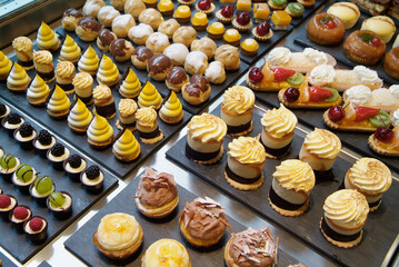 Escaparate de pasteles de la pastelería Don Manuel en Bilbao