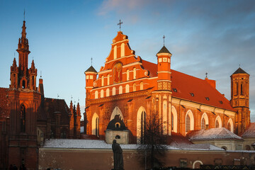 Fototapeta na wymiar Church in the old town of Vilnius