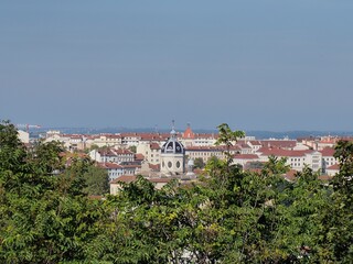 toits et coupole sur la colline de la Croix Rousse à Lyon