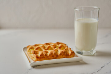 puff pastry mini pies with with pear and lime jam filling