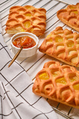 puff pastry mini pies with with pear and lime jam