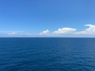 beautiful sea and sunny sky with clouds