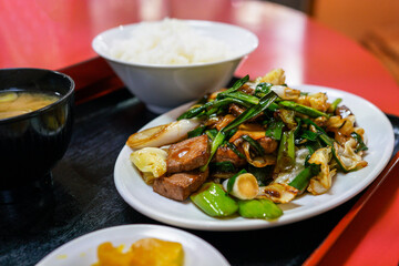 ニラレバ炒め定食