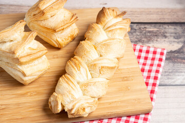 panes salados artesanales con formas diversas tipica cocina latina