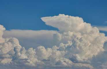 Fototapeta premium Blue sky with cumulonimbus clouds