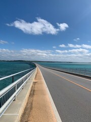 Obraz na płótnie Canvas 伊良部島 伊良部大橋 宮古島 宮古列島 沖縄県