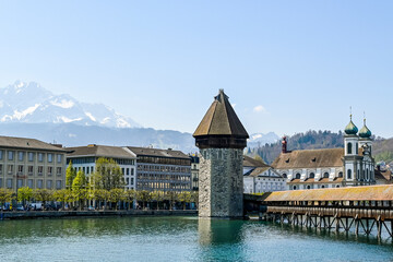 Luzern, Kapellbr&uuml;cke, Holzbr&uuml;cke, Wasserturm, Reuss, Pilatus, Fluss, Stadt, Altstadt, Br&uuml;cke, Vierwaldst&auml;ttersee, Alpen, Fr&uuml;hling, Schweiz