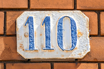 Hausnummer 110