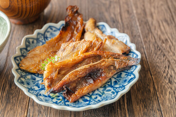 ブリのあらの塩焼き