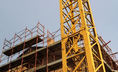 Lavori in corso nel cantiere edile