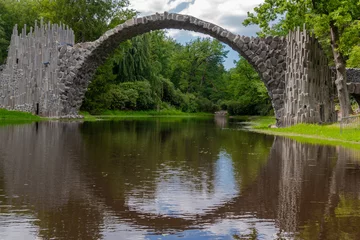 Cercles muraux Le Rakotzbrücke der Kromlauer Park in Sachsen mit der berühmten Rakotzbrücke