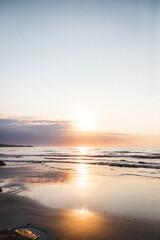Fototapeta na wymiar Sunrise over ocean