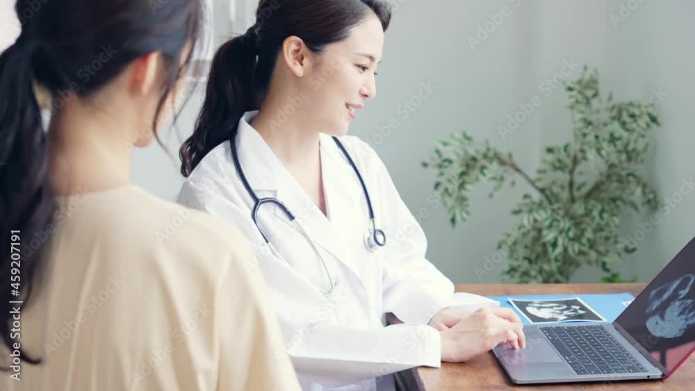 Aufkleber 診察を受ける妊婦　産婦人科　レディースクリニック