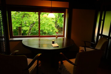 Study Room with Big Window - 別荘 書斎 薄暗い 部屋 大きな窓