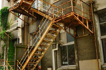 Vintage outdoor staircase - 古い外階段