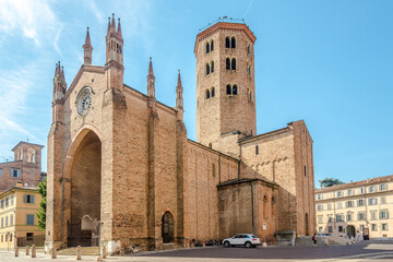 View at the Basilica of San Antonio in the streets of Piacenza in Italy - obrazy, fototapety, plakaty
