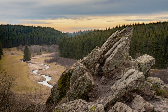 Rocher du Bieley au coucher du soleil (Wallonie, Li&egrave;ge, Belgique)