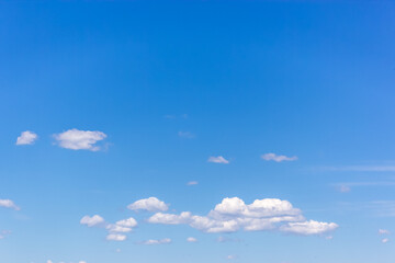 Obraz premium blue clear sky with white clouds