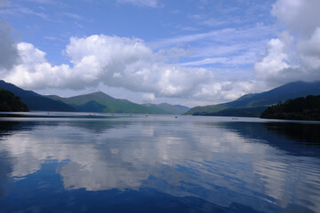 箱根芦ノ湖の広角風景