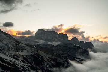 Fototapeta na wymiar Sunrise in the Dolomites