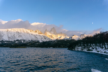 Obraz premium Mount Fitzroy is a mountain in the Andes Mountains in the Patagonia region of Chile, Argentina. It is 3,375 m above sea level. It forms part of the World Heritage-listed Los Glaciares National Park.