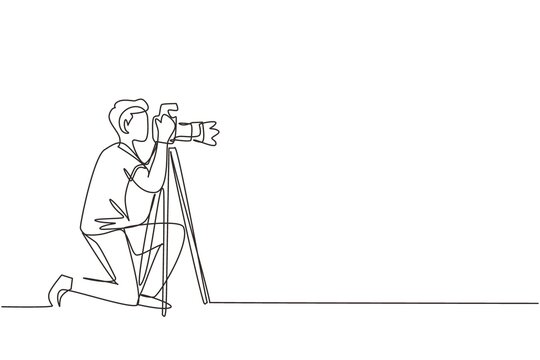 Sketch of photographer Royalty Free Vector Image