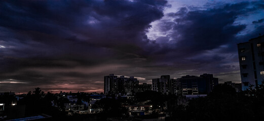 Fototapeta premium timelapse of clouds over city
