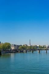 Obraz premium View over the Seine river in Paris