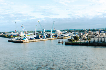 Fototapeta na wymiar Hamburg Hafen, Eldphilharmonie