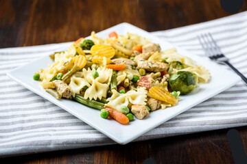 pasta with vegetables and chicken