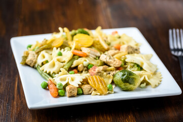 pasta with vegetables and chicken
