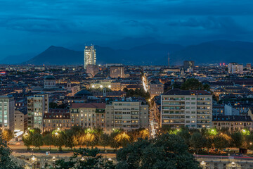Il centro di Torino e la Mole Antonelliana visti dal Monte dei Cappuccini