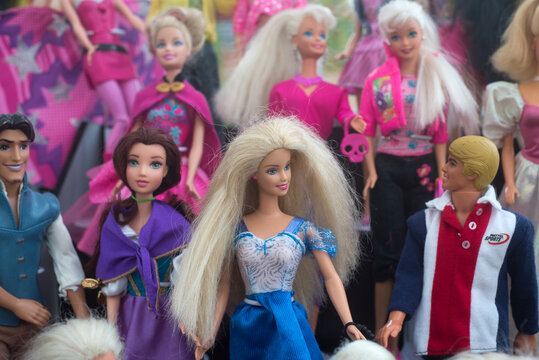 Brunstatt - France - 26 Septembre 2021 - Closeup of Barbie dolls collection at the flea market in the street