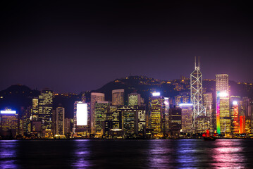 Obraz premium View the city at night from Kowloon. Hong Kong.
