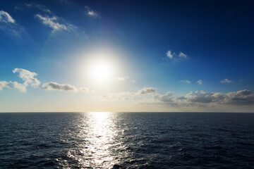 Obraz premium Seascape. Blue sky and white cloud.