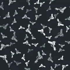 Deurstickers Militair patroon Grijze pistool of pistool pictogram geïsoleerd naadloos patroon op zwarte achtergrond. Politie of militair pistool. Klein vuurwapen. Vector