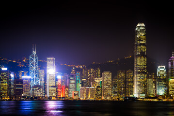 Plakat View the city at night from Kowloon. Hong Kong.