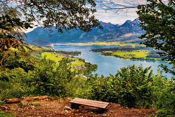 Ausblick auf den Wolfgangsee und die Alpen von der Falkensteinwand aus, Salzkammergut, Österreich