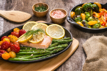 Salmon with Roasted Tomatoes and Asparagus