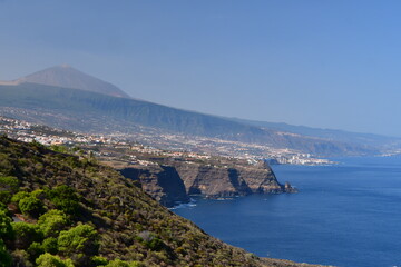 Fototapeta premium COSTA ROCOSA DE LA ISLA DE TENERIFE