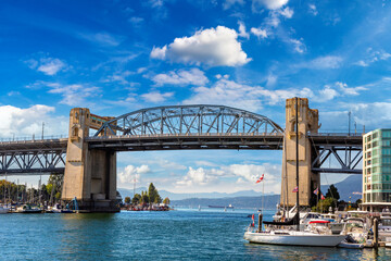 Naklejka premium Burrard Street Bridge in Vancouver