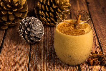 Ponche con canela para navidad