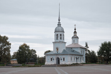 Fototapeta na wymiar Old church on the central square of the city, Vologda, Russia