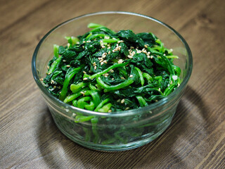 한국의 전통음식 시금치 나물